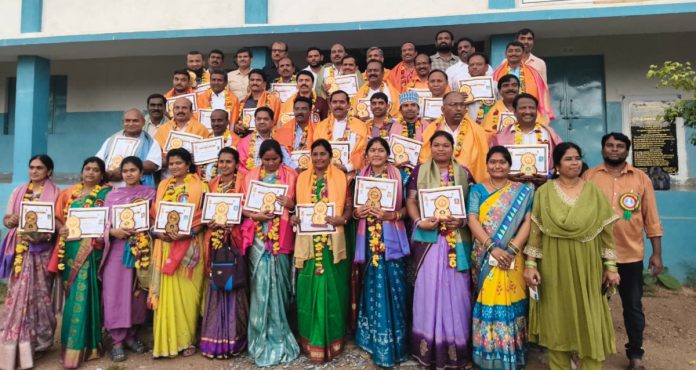 Honors for the best teachers at the mandal level
