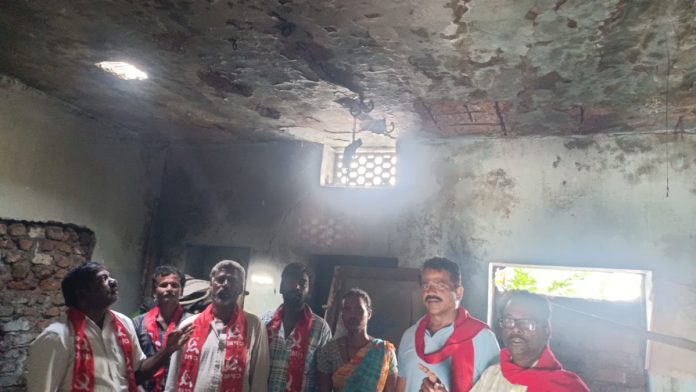 Indiramma houses should be given to all deserving people in wards 17 and 18.