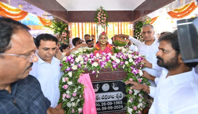 KTR Harish Rao unveil Shwetha Reddys statue in Aavancha