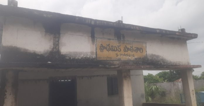 Nayakuppalli School closed down!