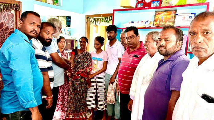 SR Foundation provided financial assistance to the family of the deceased.