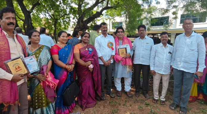 Special recognition for teachers who perform their duties with dedication..