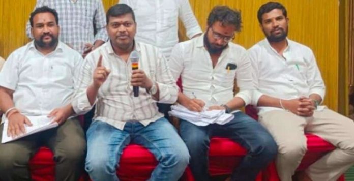 The MLA who deceived the people with false promises and covered them with scarves