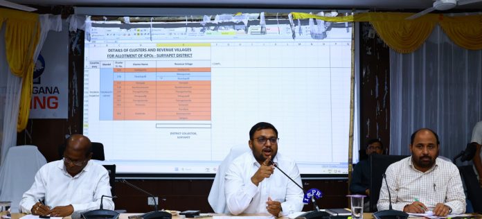 The goal of village administration officials is to solve the problems of the people.
