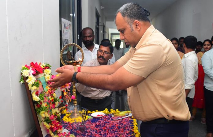 The services of public poet Kaloji Narayana Rao are unforgettable: Collector
