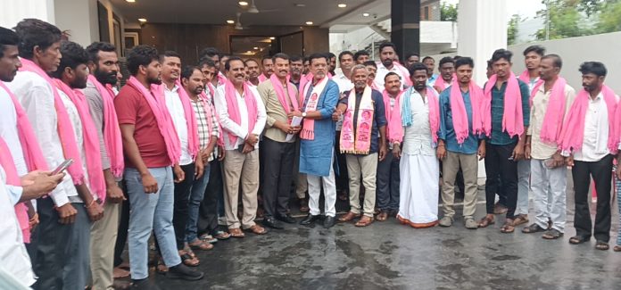 Ansanpally Congress workers join BRS Ansanpally Congress workers join BRS