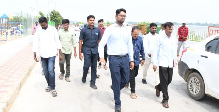 Damaged beautification on Nallacheruvu Bund