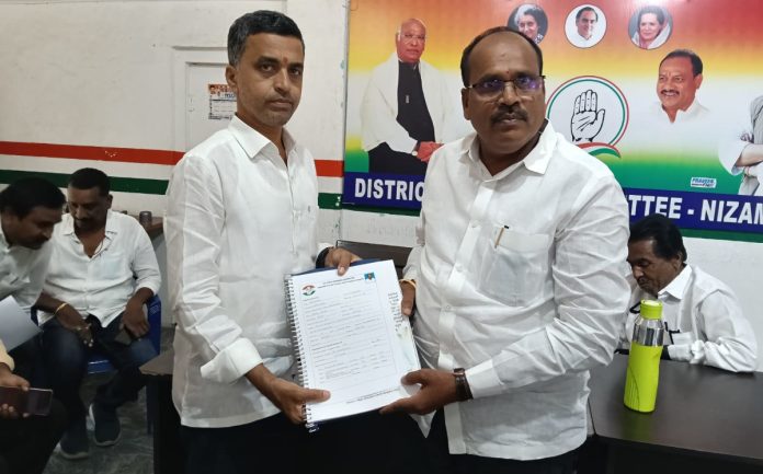 Imadi Gopi Mudiraj applies for the post of Congress district president..