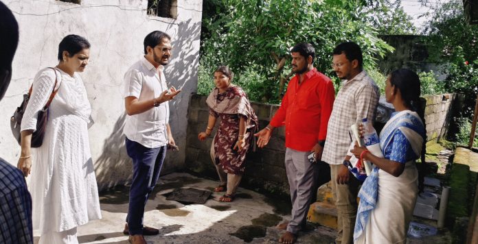 Keep the surroundings clean. Keep the surroundings clean.