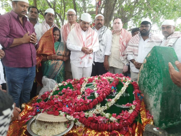 MLA participated in the Veldanda Dargah pujas..