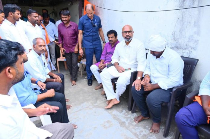 MP Arvind visited the family MP Arvind visited the family