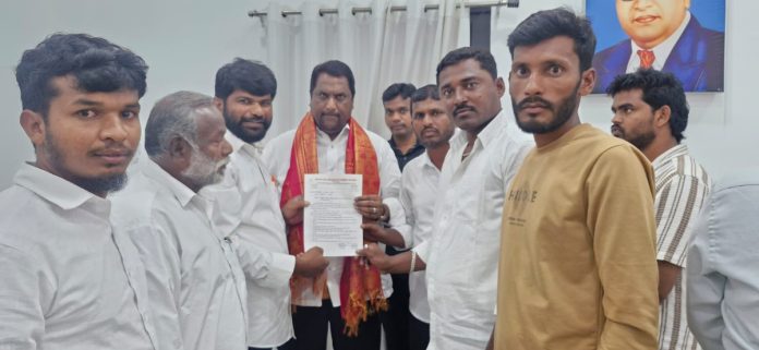 Members of the Turka Kasha Welfare Association met Minister Alluri Lakshman.