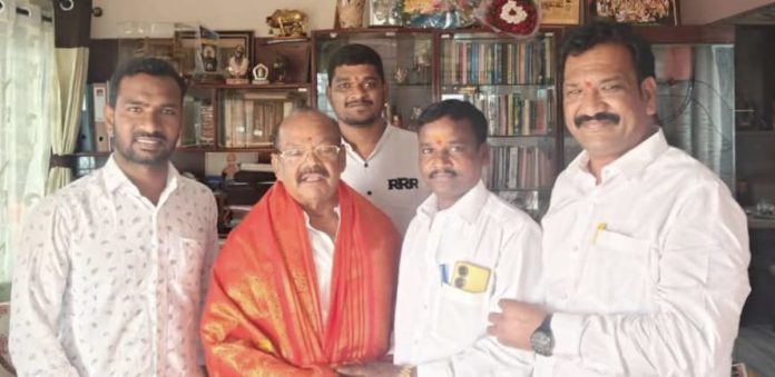 TDP leaders meet Siliveru Kashinath