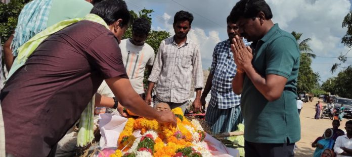 Veeresham condoles the death of Aleti Lingamma