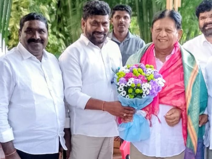 Venugopal Yadav meets Sudarshan Reddy Venugopal Yadav meets Sudarshan Reddy