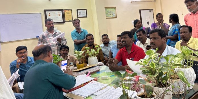 We will solve the problems of sanitation and water works workers. We will solve the problems of sanitation and water works workers.