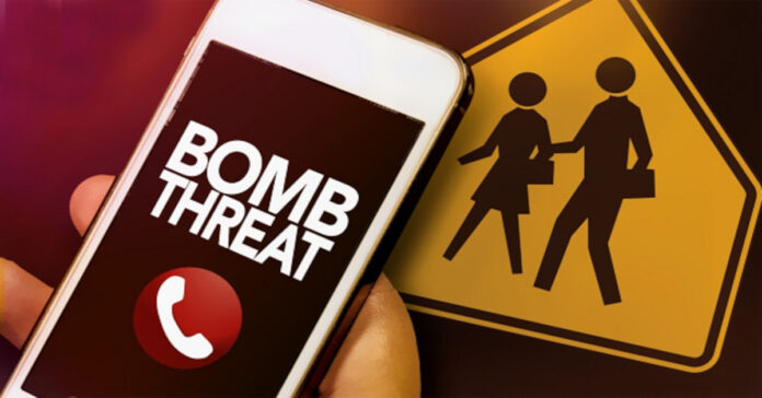 ఢిల్లీలో కలకలం.. కోర్టులు, పాఠశాలలకు బాంబు బెదిరింపులు