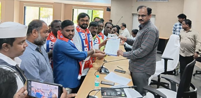 42% బీసీ రిజర్వేషన్లను రాజ్యాంగంలోని 9వ షెడ్యూల్ లో చేర్చాలి