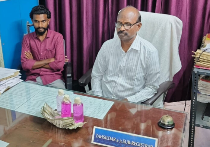 ACB nabs Peddavangara Tahsildar