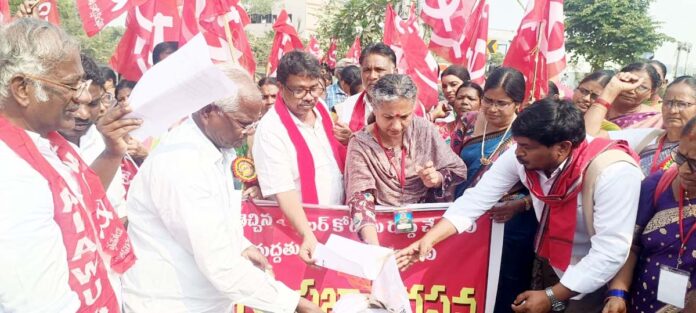 కోడ్లు అప్రజాస్వామికం