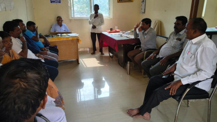 Auction of tents and cooking utensils at Adelli temple..