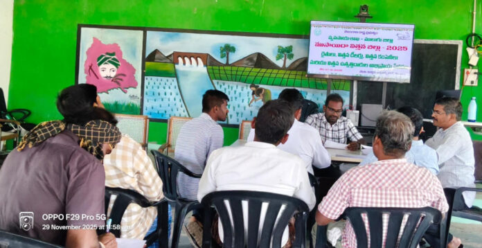 విత్తనచట్టం 2025పై రైతులకు, డీలర్లకు అవగాహన