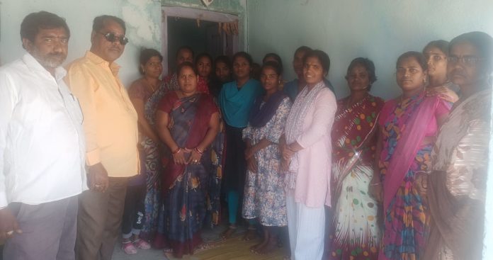 మహిళా కుట్టు మిషన్ సెంటర్ను సందర్శించిన బిబిపేట మండల ఆర్టిఐ కమిటీ