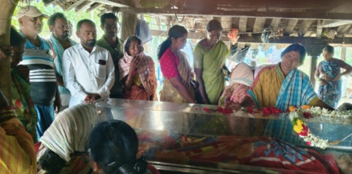 BRS sarpanch candidate provided financial assistance to the deceased's family