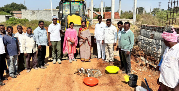 మాచాపూర్ లో సీసీరోడ్ల పనులు ప్రారంభం..