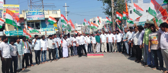 జూబ్లీహిల్స్ లో కాంగ్రెస్ గెలుపు పట్ల సంబరాలు