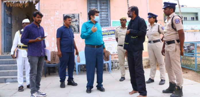 నామినేషన్ సెంటర్స్ ను సందర్శించిన కలెక్టర్