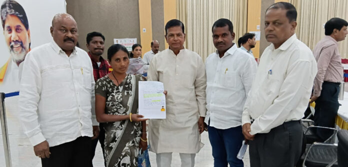 Husband missing in Kuwait, complaint