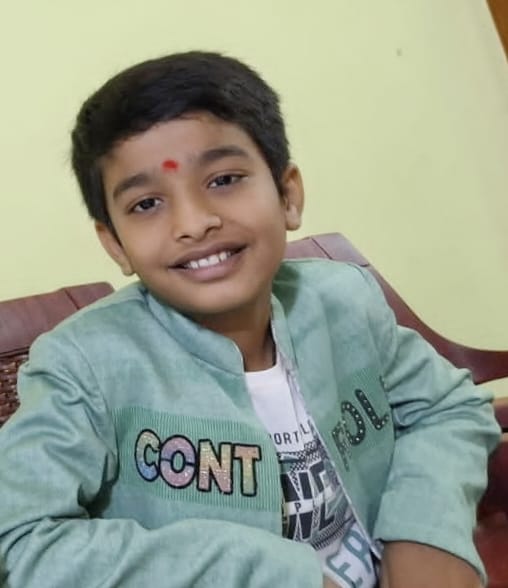 భవనంపై నుంచి పడి బాలుడి మృతి