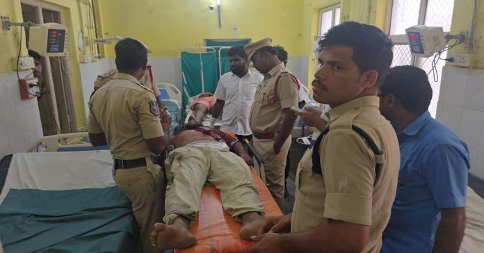 గద్వాలలో రోడ్డు ప్రమాదం..ఇద్దరు మృతి