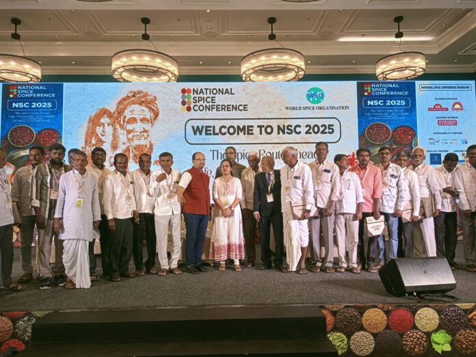 సుగంధ ద్రవ్యాల జాతీయ సెమినార్ కు హాజరైన..