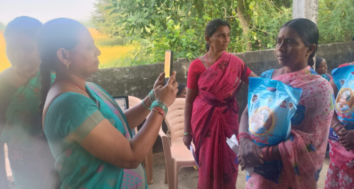 అందిన ఇందిరమ్మ మహిళా శక్తి చీరలు..