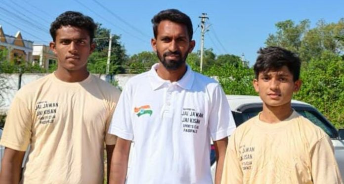 రాష్ట స్థాయి హ్యాండ్బాల్ పోటీలకు కాటారం ట్రైబల్ గురుకుల క్రీడాకారులు