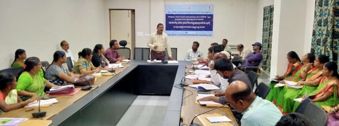 గ్రామ సభలు, సమాచార చట్టంపై అవగాహన కలిగి ఉండాలి