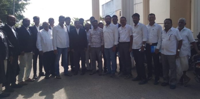 సమస్యలు పరిష్కరించే వారికే మా ఓటు..