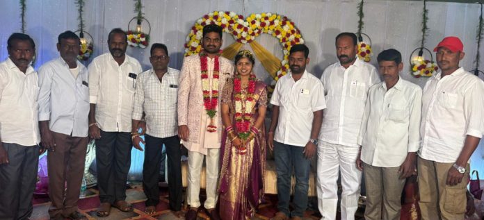 నిచ్చితర్థానికి హాజరైన పిఏసిఎస్ చైర్మన్ ఇప్ప మొండయ్య