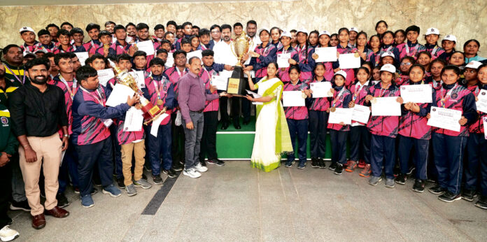 తెలంగాణ ఈఎంఆర్ఎస్ విద్యార్థులకు సీఎం రేవంత్రెడ్డి అభినందనలు