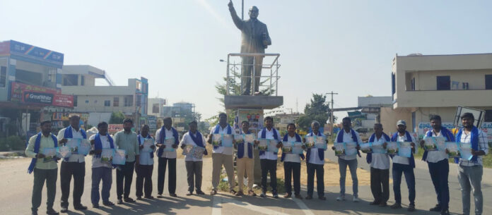 పార్లమెంటు భవనానికి అంబేద్కర్ పేరు పెట్టాలి