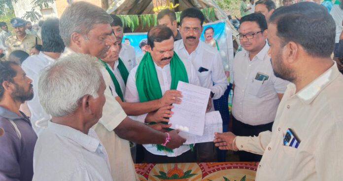 Permanent construction work should be done for the Nandavaram lake dam.