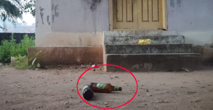 మందుబాబులకు అడ్డగా రాయికల్ పశువైద్య కేంద్రం