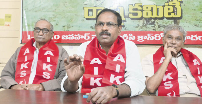 పత్తిరైతుల పట్ల కేంద్రం తీరు దారుణం