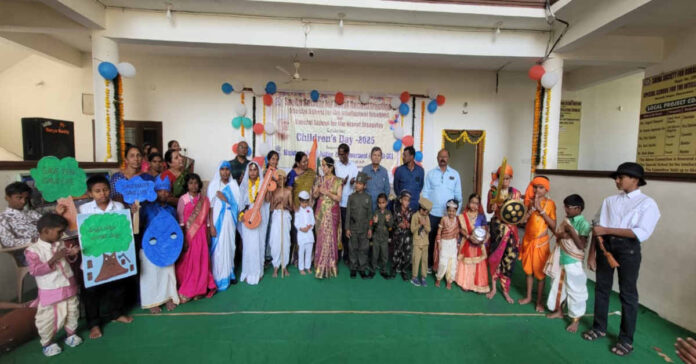 స్నేహ సొసైటీ ఫర్ రూరల్ రీకన్ స్ట్రక్షన్ వికలాంగుల పాఠశాలలో చిల్డ్రన్స్ డే వేడుకలు
