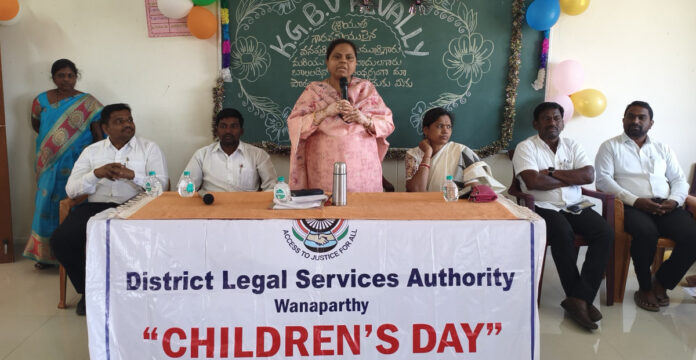 చట్టాలపై విద్యార్థులకు అవగాహన ఉండాలి