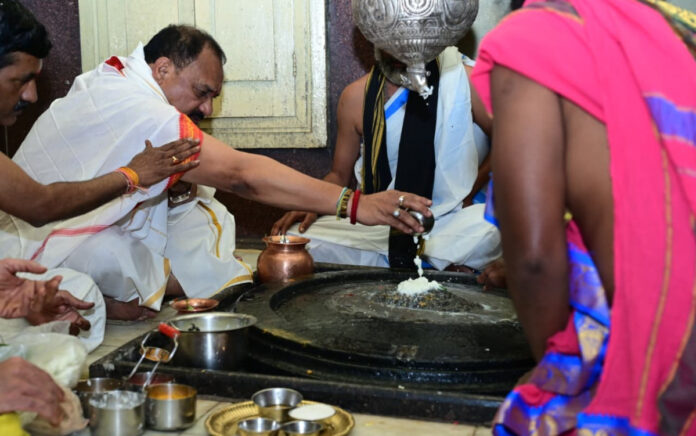 TPCC chief in the presence of Neelkantheshwara