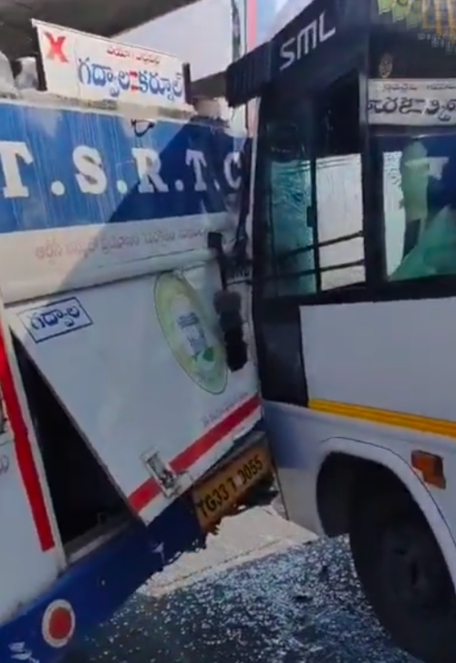 ఎన్ హెచ్ 44 పై వరుసగా మూడు వాహనాలు ఢీ