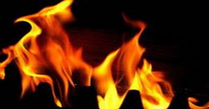 షాద్ నగర్ లో వ్యక్తిని సజీవదహనానికి యత్నం..!